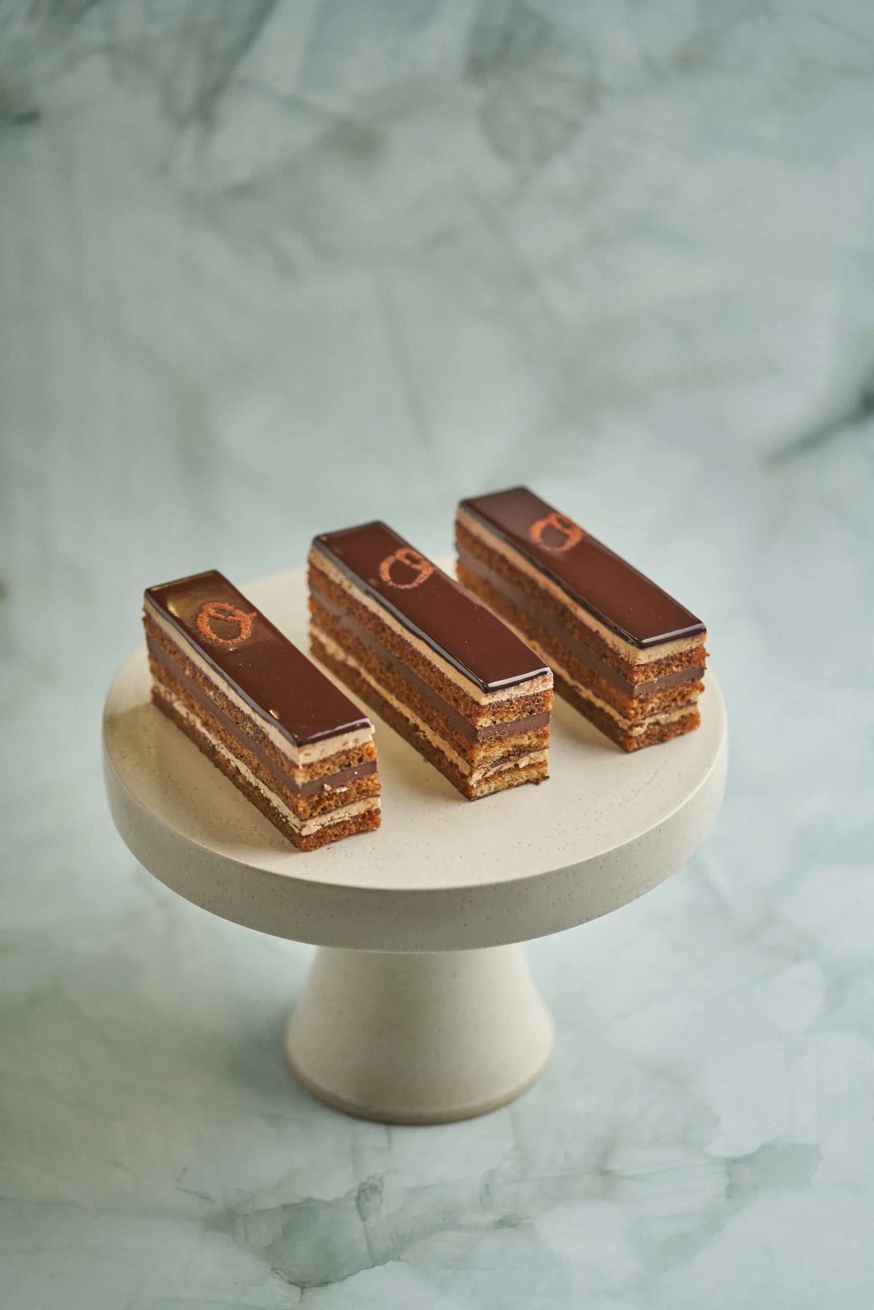 Vegan pastry desserts by Loba Pâtisserie